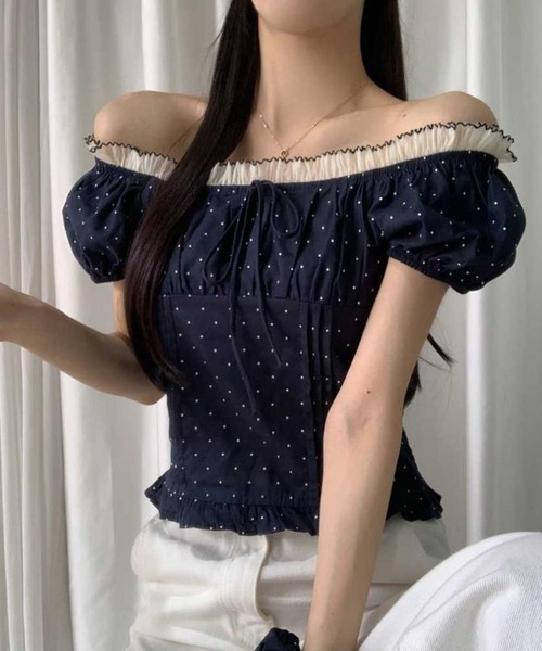 WESTSEA(ウエストシー)の「ドット柄 オフショルダートップス / パフスリーブ シャーリングブラウス ショート丈 シュシュ付き(シャツ/ブラウス・レディース・ネイビー/アイボリー・FREE)」の6枚目の写真