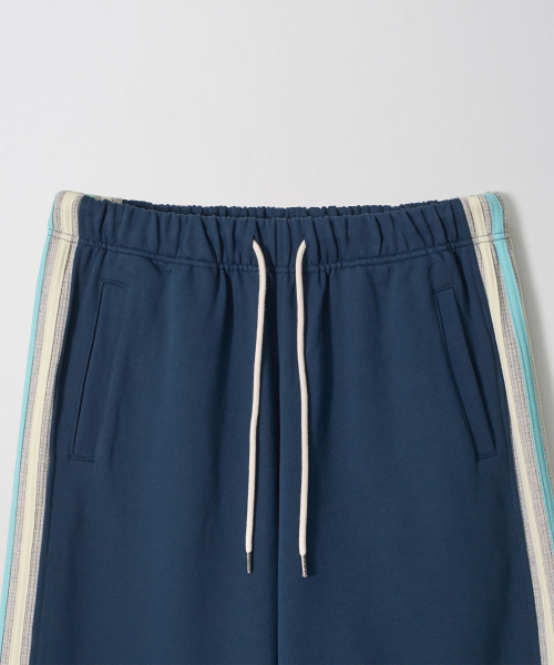 GARMENTS FAB(ガーメンツファブ)の「Rainbow Binding Sweatpants (NAVY)(スウェットパンツ・レディース・その他・MEDIUM/LARGE)」の4枚目の写真
