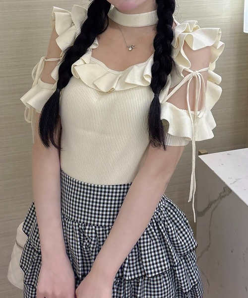 INGNI(イング)の「チョーカー付肩開きフリルトップス(ニット/セーター・レディース・ブラック/ピンク/アイボリー・M)」の12枚目の写真