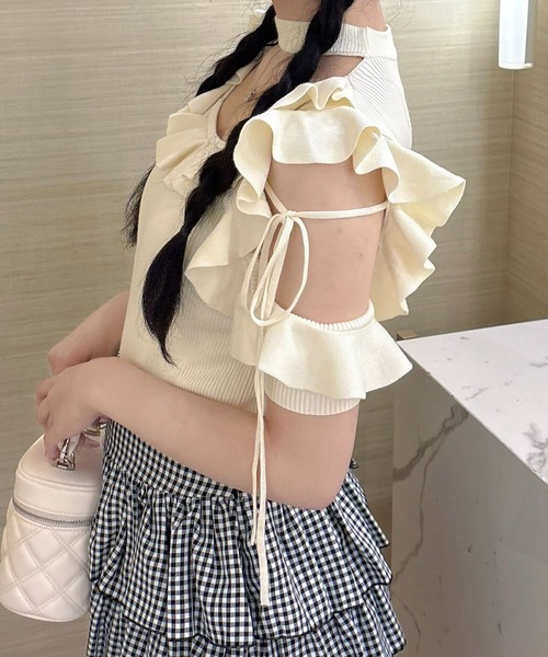 INGNI(イング)の「チョーカー付肩開きフリルトップス(ニット/セーター・レディース・ブラック/ピンク/アイボリー・M)」の13枚目の写真