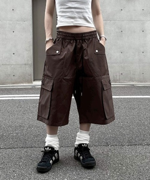 YACA(ヤーカ)の「Cargo Bermuda PT/カーゴバルミューダパンツ(カーゴパンツ・レディース・ブラウン/ブラック・FREE)」の2枚目の写真