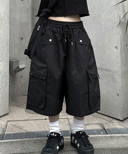 YACA(ヤーカ)の「Cargo Bermuda PT/カーゴバルミューダパンツ(カーゴパンツ・レディース・ブラウン/ブラック・FREE)」の1枚目の写真