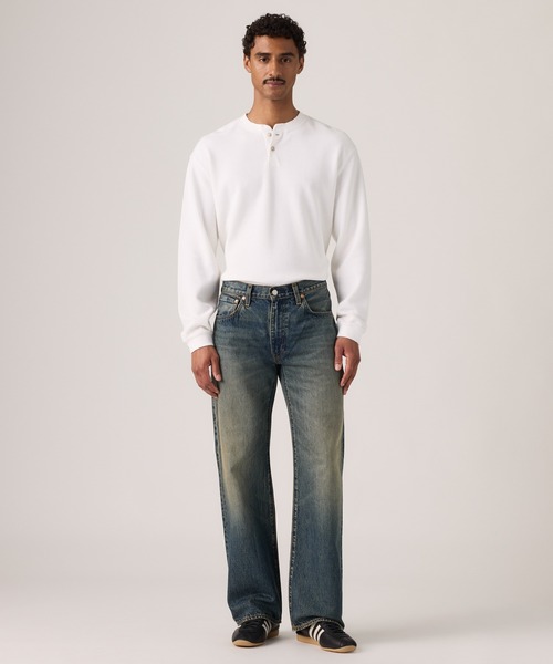 Levi's(リーバイス)の「Levi's/リーバイス 567(TM) リラックスフレア ジーンズ(デニムパンツ・メンズ・ダークインディゴブルー・W28 L32/W30 L32/W33 L32/W36 L32)」の2枚目の写真