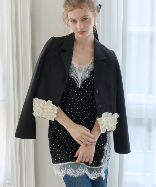 idem(イデム)の「many frill jacket / 裾フリルジャケット(テーラードジャケット・レディース・ブラック/ブラウン・FREE)」の1枚目の写真