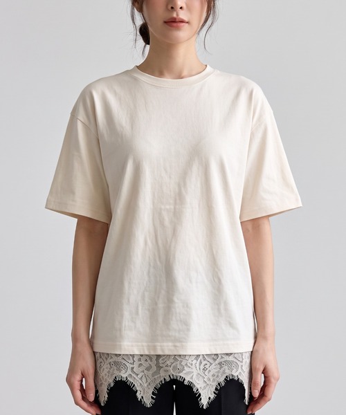 GIVERNY（ジヴェルニー）の「裾レースで大人可愛く♪格上げデザインTシャツ（Tシャツ/カットソー・レディース・ブラック/ホワイト/ベージュ・FREE）」の3枚目の写真