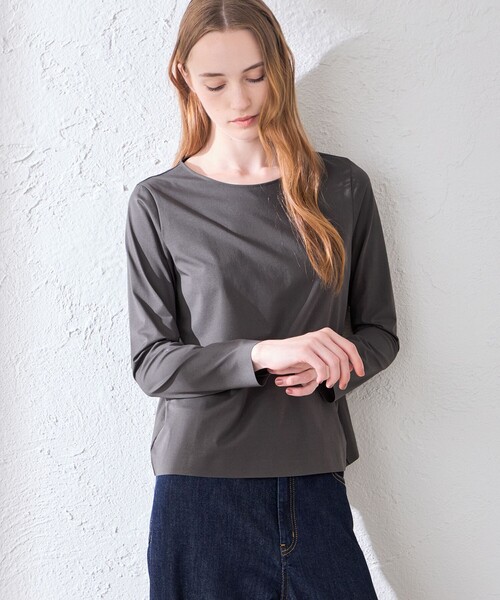 MACKINTOSH LONDON(マッキントッシュ ロンドン)の「【The Essential Collection】プレーティング天竺プルオーバー(Tシャツ/カットソー・レディース・オフホワイト/チャコールグレー・40/38)」の2枚目の写真