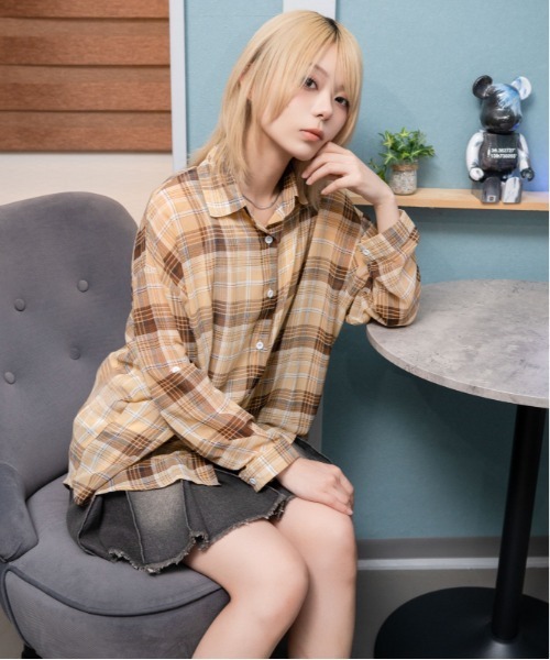 GORGE(ゴージ)の「《シアー素材・チェック柄》タンクトップ付きシャツ/カジュアル×ストリート/春夏秋/全4色(シャツ/ブラウス・レディース・ブラック/オフホワイト/ブルー/ブラウン・F)」の5枚目の写真