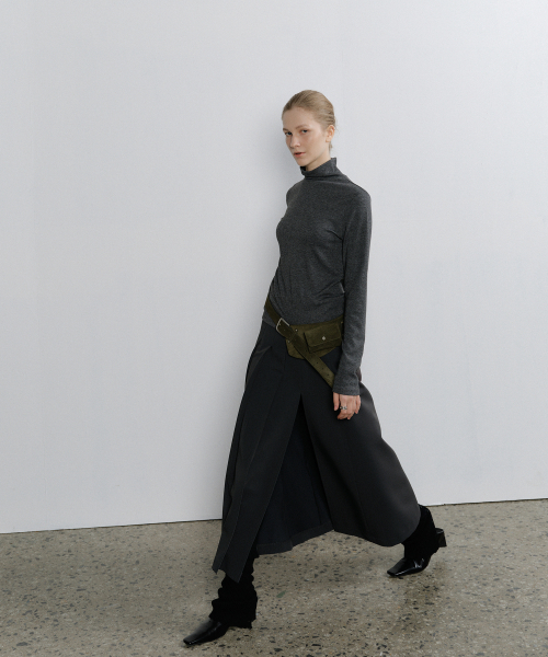 108POUND(108パウンド)の「Front Slit Pleats Skirt_Charcoal(スカート・レディース・その他・MEDIUM/SMALL)」の1枚目の写真