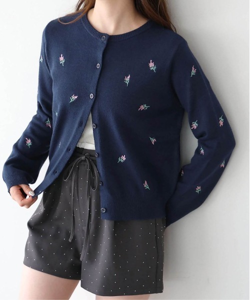 tiptop(ティップトップ)の「花刺繍クルーカーディガン(カーディガン/ボレロ・レディース・ネイビー/アイボリー/グレー・FREE)」の3枚目の写真