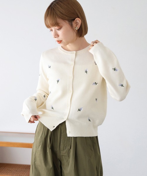 tiptop(ティップトップ)の「花刺繍クルーカーディガン(カーディガン/ボレロ・レディース・ネイビー/アイボリー/グレー・FREE)」の5枚目の写真