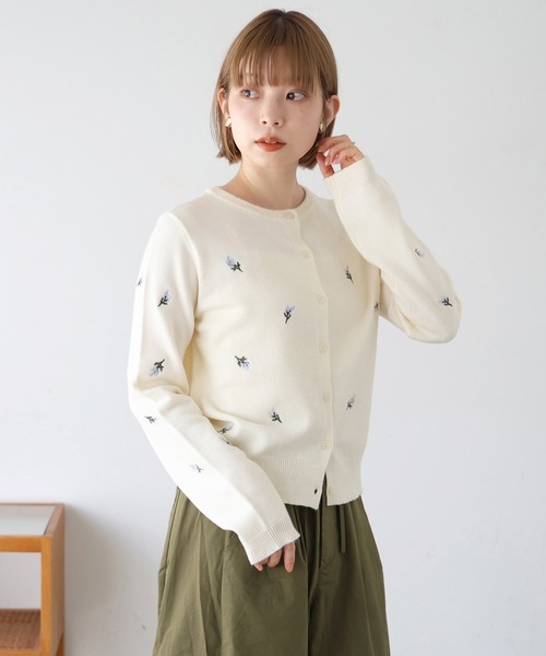 tiptop(ティップトップ)の「花刺繍クルーカーディガン(カーディガン/ボレロ・レディース・ネイビー/アイボリー/グレー・FREE)」の6枚目の写真