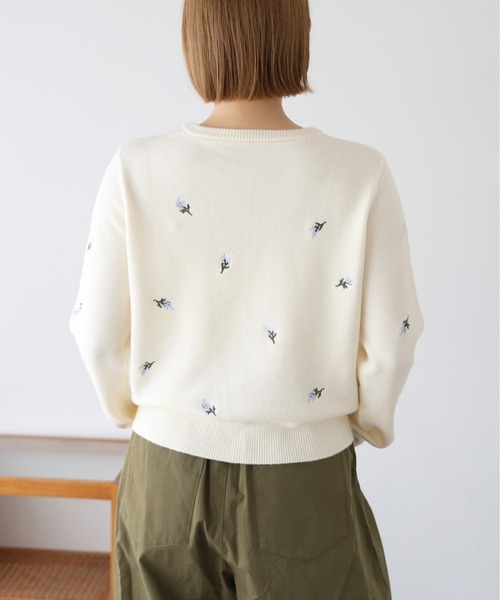 tiptop(ティップトップ)の「花刺繍クルーカーディガン(カーディガン/ボレロ・レディース・ネイビー/アイボリー/グレー・FREE)」の10枚目の写真