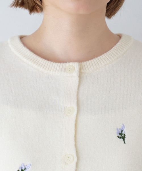 tiptop(ティップトップ)の「花刺繍クルーカーディガン(カーディガン/ボレロ・レディース・ネイビー/アイボリー/グレー・FREE)」の12枚目の写真