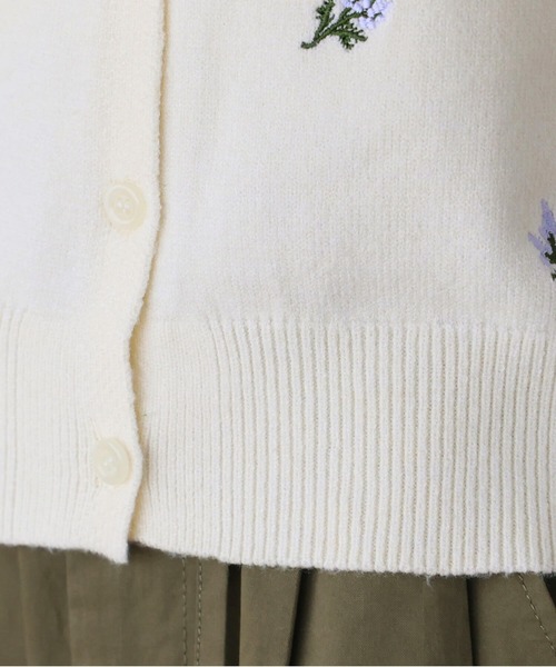 tiptop(ティップトップ)の「花刺繍クルーカーディガン(カーディガン/ボレロ・レディース・ネイビー/アイボリー/グレー・FREE)」の13枚目の写真