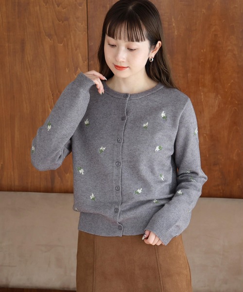 tiptop(ティップトップ)の「花刺繍クルーカーディガン(カーディガン/ボレロ・レディース・ネイビー/アイボリー/グレー・FREE)」の17枚目の写真