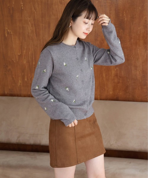 tiptop(ティップトップ)の「花刺繍クルーカーディガン(カーディガン/ボレロ・レディース・ネイビー/アイボリー/グレー・FREE)」の22枚目の写真