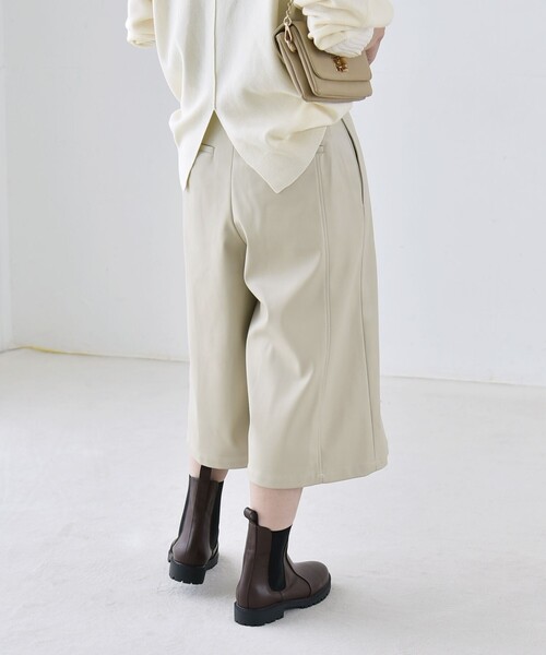 quaranciel(カランシエル)の「〈洗濯機可能〉シームデザイン セミワイド ハーフ パンツ(その他パンツ・レディース・ベージュ/ブラウン・ONE SIZE)」の9枚目の写真