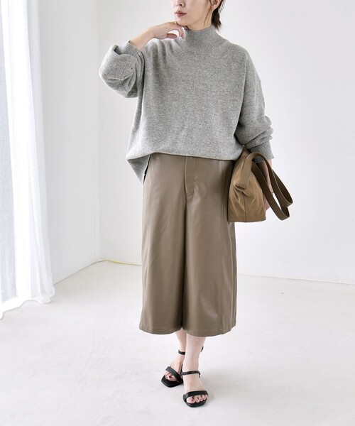 quaranciel(カランシエル)の「〈洗濯機可能〉シームデザイン セミワイド ハーフ パンツ(その他パンツ・レディース・ベージュ/ブラウン・ONE SIZE)」の15枚目の写真