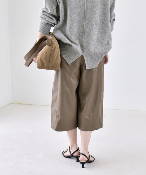 quaranciel(カランシエル)の「〈洗濯機可能〉シームデザイン セミワイド ハーフ パンツ(その他パンツ・レディース・ベージュ/ブラウン・ONE SIZE)」の20枚目の写真