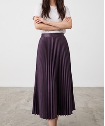 動くたびに揺れるシルエットが優美な♪上品なロングプリーツスカート