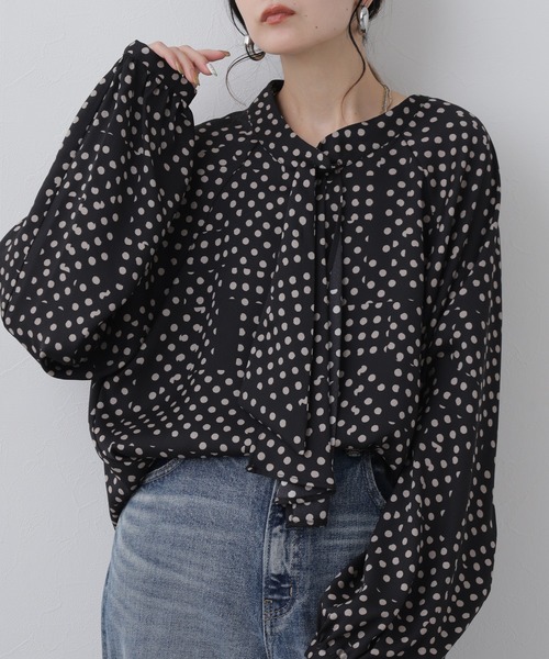 EGLANTINE（エグランティーヌ）の「EGLANTINE セットアップ対応 ドットプリントポリエステルブラウス 長袖（シャツ/ブラウス・レディース・ブラック/ブラウン・38）」の18枚目の写真