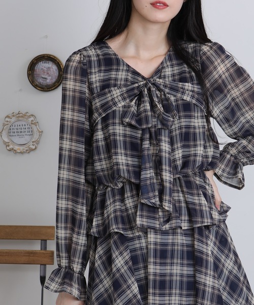 pumpkin port(パンプキンポート)の「チェック柄 リボン使い アシメシルエット ペプラム チュニックブラウス(シャツ/ブラウス・レディース・ネイビー/ホワイト×ブラック/ブラック×ホワイト・M)」の17枚目の写真