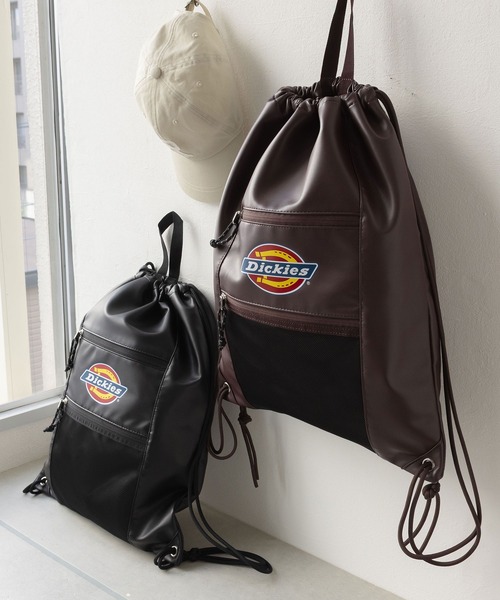 Dickies(ディッキーズ)の「DK ICON LOGO KNAPSACK SL(バックパック/リュック・メンズ・ブラック/ダークブラウン・FREE)」の3枚目の写真