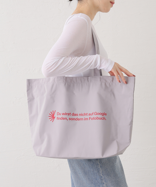 Geek Office(ギークオフィス)の「【Geek Office / ギークオフィス】BERLIN PHOTOBOOK / Werbespruch 001 BAG(トートバッグ・レディース・チャコールグレー/ブルー・FREE)」の13枚目の写真