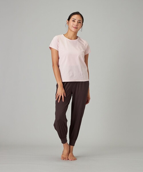 Chacott(チャコット)の「EasyCare+ Tシャツ(その他トップス・レディース・ブラウン/ピンク・M)」の5枚目の写真