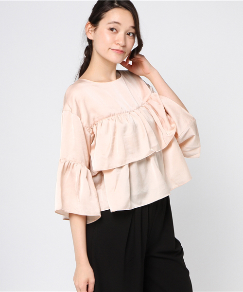 mysty woman（ミスティウーマン）の「ヴィンテージサテン編み上げティアードブラウス（シャツ/ブラウス・レディース・アイボリー/ブラック/ピンクベージュ/グレイッシュブルー・FREE）」の4枚目の写真