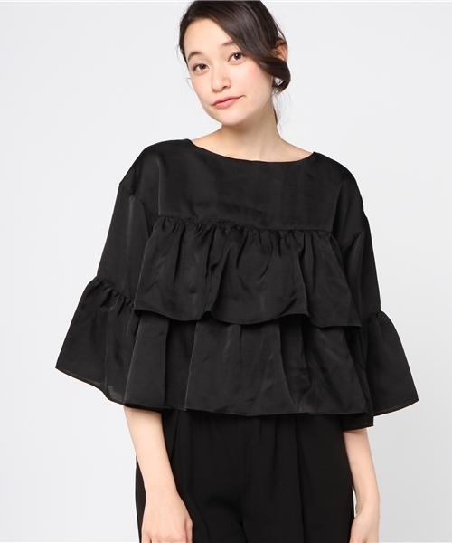 mysty woman（ミスティウーマン）の「ヴィンテージサテン編み上げティアードブラウス（シャツ/ブラウス・レディース・アイボリー/ブラック/ピンクベージュ/グレイッシュブルー・FREE）」の2枚目の写真