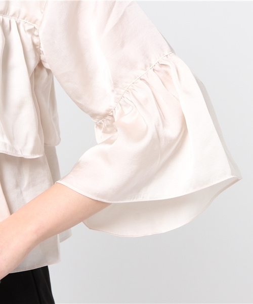 mysty woman（ミスティウーマン）の「ヴィンテージサテン編み上げティアードブラウス（シャツ/ブラウス・レディース・アイボリー/ブラック/ピンクベージュ/グレイッシュブルー・FREE）」の10枚目の写真