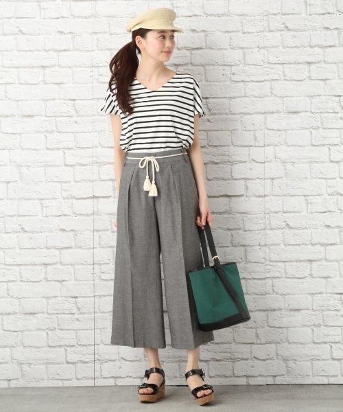 LEPSIM(レプシィム)の「ボーダーヘムラインVネックプルオーバーSS 748974(Tシャツ/カットソー・レディース・ブラック系その他/ホワイト系その他/ベージュ系その他・FREE)」の4枚目の写真