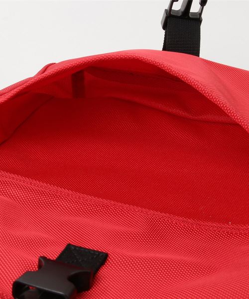 VENCEEXCHANGE（ヴァンスエクスチェンジ）の「メッセンジャーバッグ S（ショルダーバッグ・メンズ・ホワイト/ブラック/レッド/イエロー・フリー）」の7枚目の写真