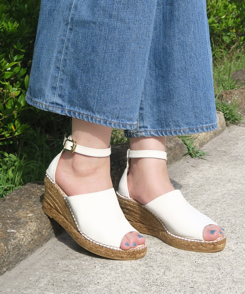 GAIMO(ガイモ)の「「gaimo/ガイモ」甲深ヒールサンダル/GAVI-JK(サンダル)」|ホワイト