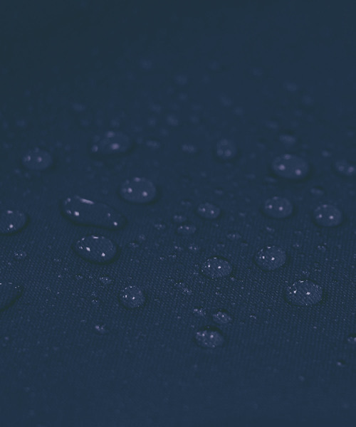 KiU（キウ）の「600Dボディバッグ（ボディバッグ/ウエストポーチ・メンズ・ネイビー/ブラック/キャメル・FREE）」の6枚目の写真