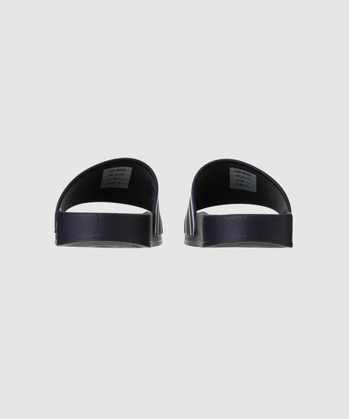 THOM BROWNE（トムブラウン）の「TROMPE L'OEIL PRINTED RUBBER POOL SLIDE IN MOLDED RUBBER（サンダル・メンズ・ネイビー・8/9/7）」の4枚目の写真