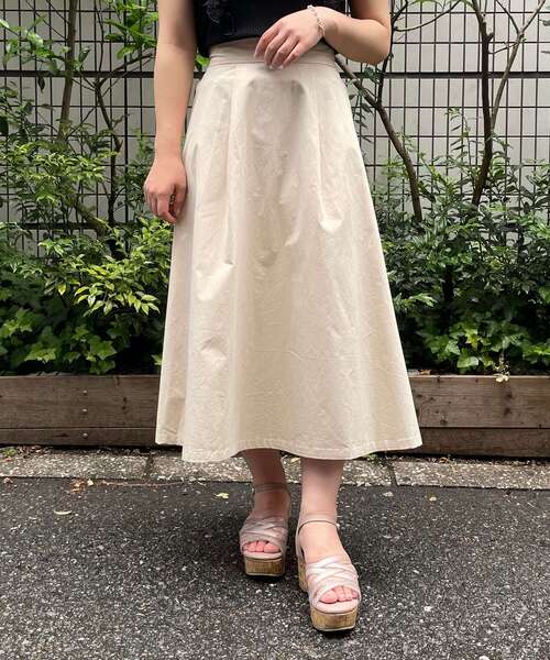 MAJESTIC LEGON(マジェスティックレゴン)の「バックボタントレンチスカート(スカート・レディース・サンドベージュ/ベージュ/ブラウン系その他・SMALL/MEDIUM)」の4枚目の写真