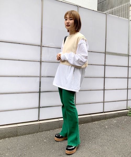 WHO'S WHO gallery（フーズフーギャラリー）の「ダメージショートニットベスト（ベスト・レディース・ブラック/パープル/オフホワイト/サックスブルー・FREE）」の10枚目の写真