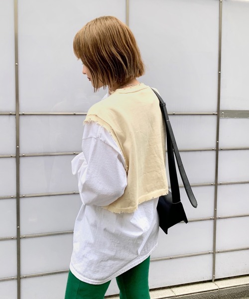 WHO'S WHO gallery（フーズフーギャラリー）の「ダメージショートニットベスト（ベスト・レディース・ブラック/パープル/オフホワイト/サックスブルー・FREE）」の6枚目の写真