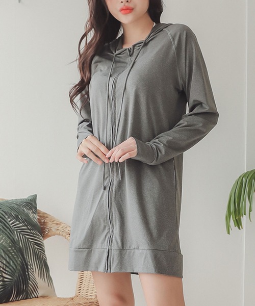 Lace Ladies(レースレディース)の「UVカット 指穴付き ロングタイプラッシュガード(ラッシュガード・レディース・ホワイト/ブラック/ネイビー/カーキ/グリーン/ライトグレー・S/M/L/XL)」の4枚目の写真