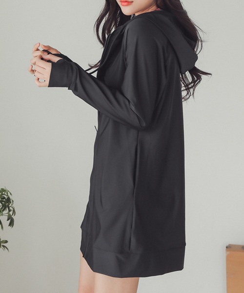 Lace Ladies(レースレディース)の「UVカット 指穴付き ロングタイプラッシュガード(ラッシュガード・レディース・ホワイト/ブラック/ネイビー/カーキ/グリーン/ライトグレー・S/M/L/XL)」の19枚目の写真