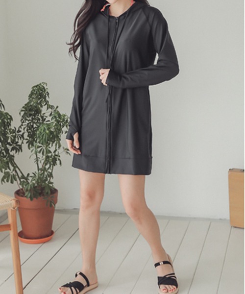 Lace Ladies(レースレディース)の「UVカット 指穴付き ロングタイプラッシュガード(ラッシュガード・レディース・ホワイト/ブラック/ネイビー/カーキ/グリーン/ライトグレー・S/M/L/XL)」の14枚目の写真