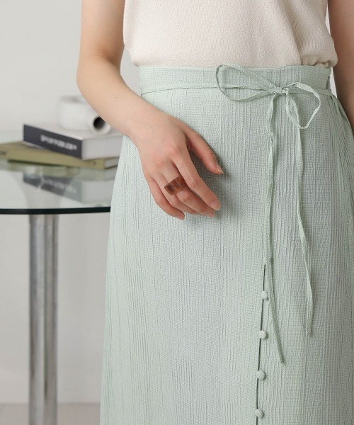 Bab(バブ)の「【WEB限定】ボタンデザインスリットロングスカート(スカート・レディース・ベージュ/アイボリー/ミント・38)」の18枚目の写真