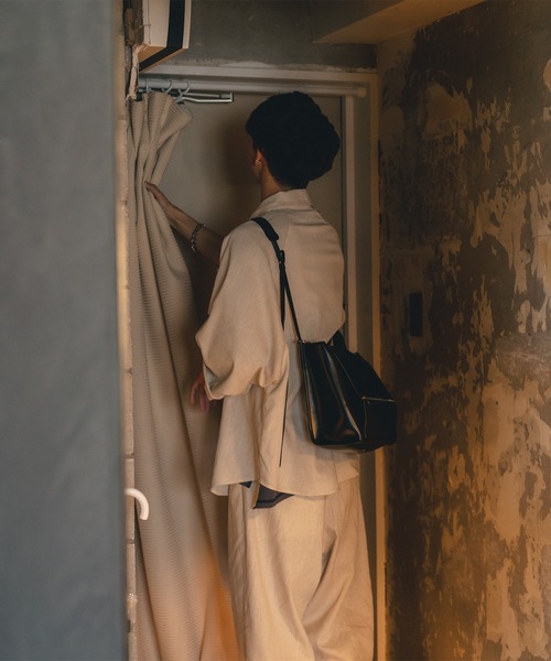 epnok（エプノック）の「リネンルーズシャツ（シャツ/ブラウス・メンズ・ダークブラウン/オフホワイト・MEDIUM/SMALL/LARGE）」の10枚目の写真