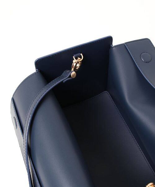 CHARLES & KEITH（チャールズ & キース）の「スローチー トップ