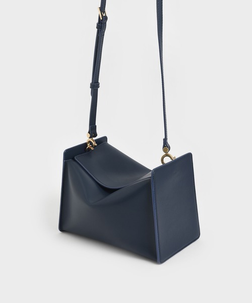 CHARLES & KEITH(チャールズ & キース)の「スローチー トップハンドルバッグ / Slouchy Top Handle Bag(ハンドバッグ・レディース・ホワイト/ネイビー/ベビーピンク・M)」の21枚目の写真