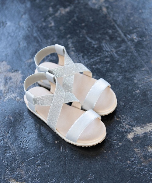 GLOBAL WORK（グローバルワーク）の「【キッズ】ゴムクロスサンダル/942220（サンダル・キッズ・ベージュ/ブラック/ライトグレー・19cm/17cm/16cm/21cm/20cm/18cm）」の3枚目の写真