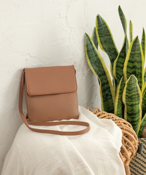 Ambre Neige（アンブルネージュ）の「スクエアフラップバック／【WEB/EC限定商品】（ショルダーバッグ・レディース・ホワイト/ベージュ/キャメル・FREE）」の3枚目の写真