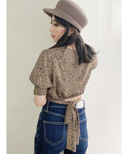 GYDA（ジェイダ）の「フロントバックルTOPS（シャツ/ブラウス・レディース・ベージュ/オフホワイト・FREE）」の11枚目の写真